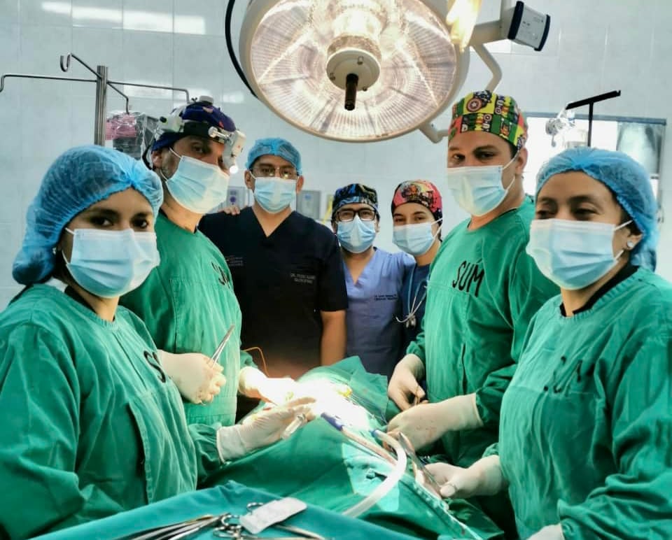 Cirujan Pediátra y cardiovascular