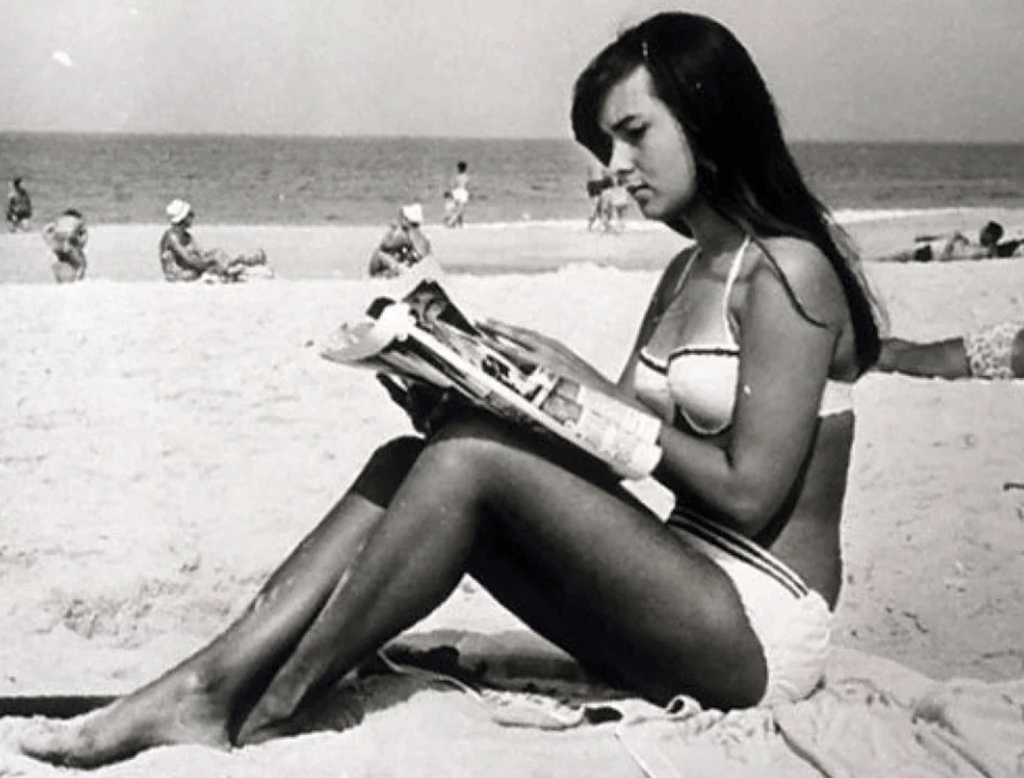 helo-pinheiro-wearing-brazilian-bikini-in-ipanema-girl-of-ipanema