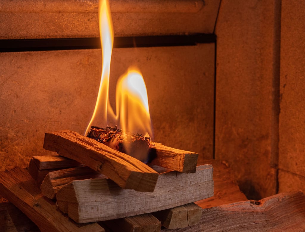 L’allumage inversé des poêles et inserts à bois : Une méthode écologique et efficace