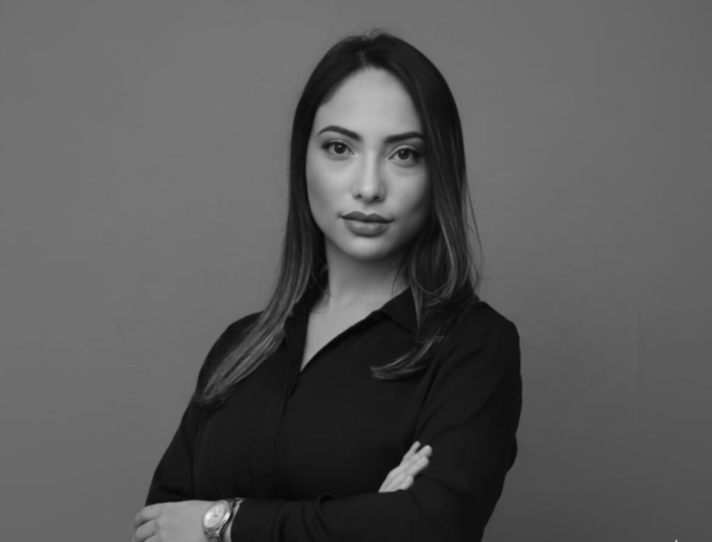 Abogada especialista en derecho administrativo y tributación con experiencia en actuaciones ante la 