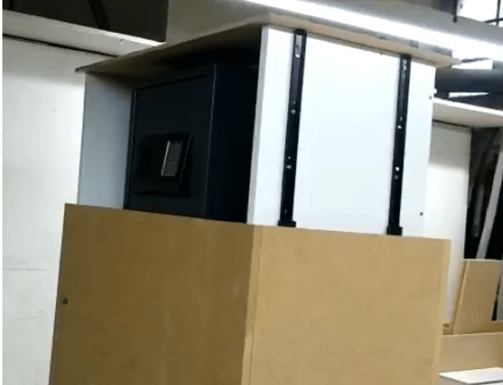 elevador de caja fuerte