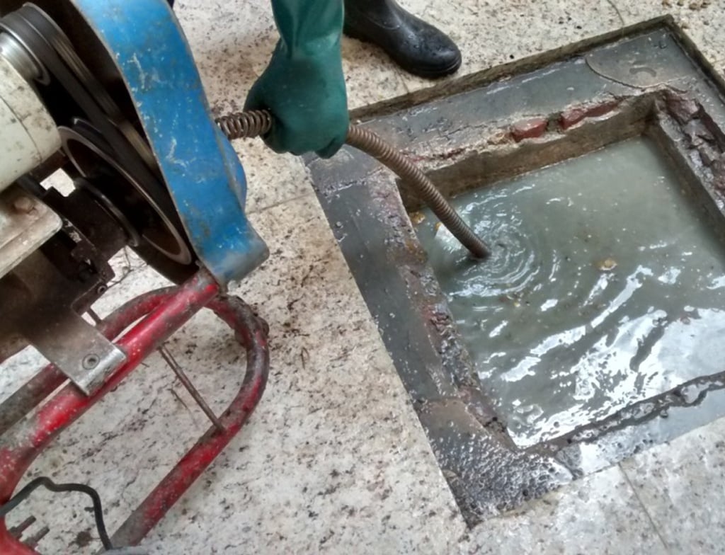 caixa de gordura e esgoto