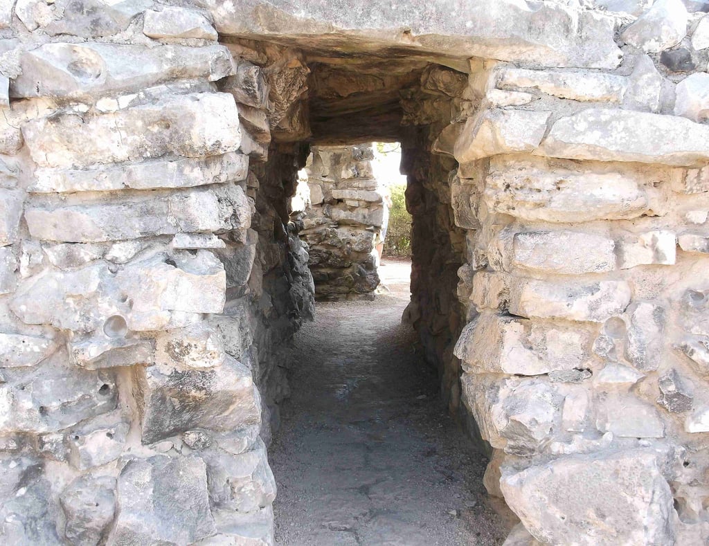 mexico tulum archeological park tours