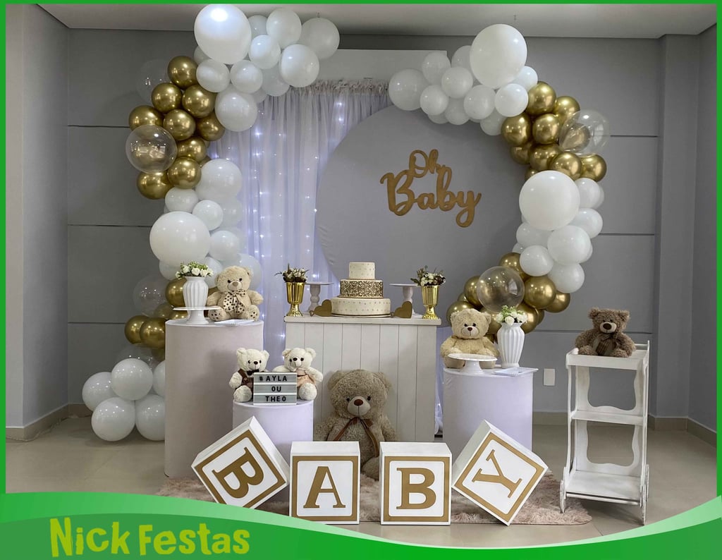 Decoração infantil teen com visual moderno, elementos vibrantes e cenário estiloso para festa linda
