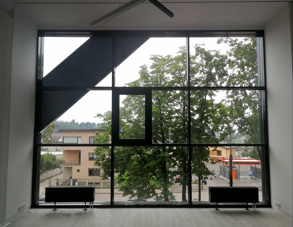 kaip klijuoti vinilines grindis