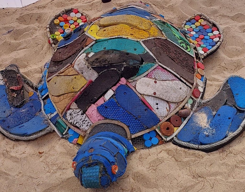 hat thai mueang turtle releasing festival