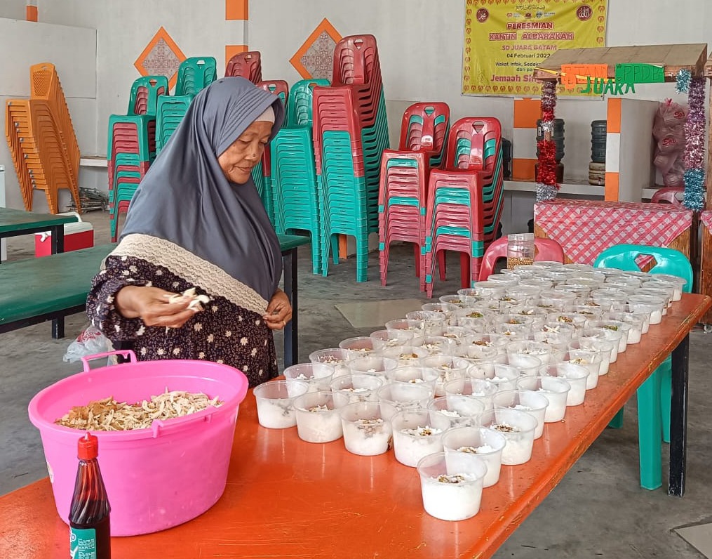 SD Juara Batam Harumas Berbagi PT Usaha Kiat Permata CSR