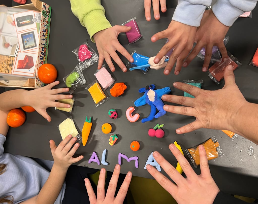 5_niños_clase_emoziona2_habilidades_sociales