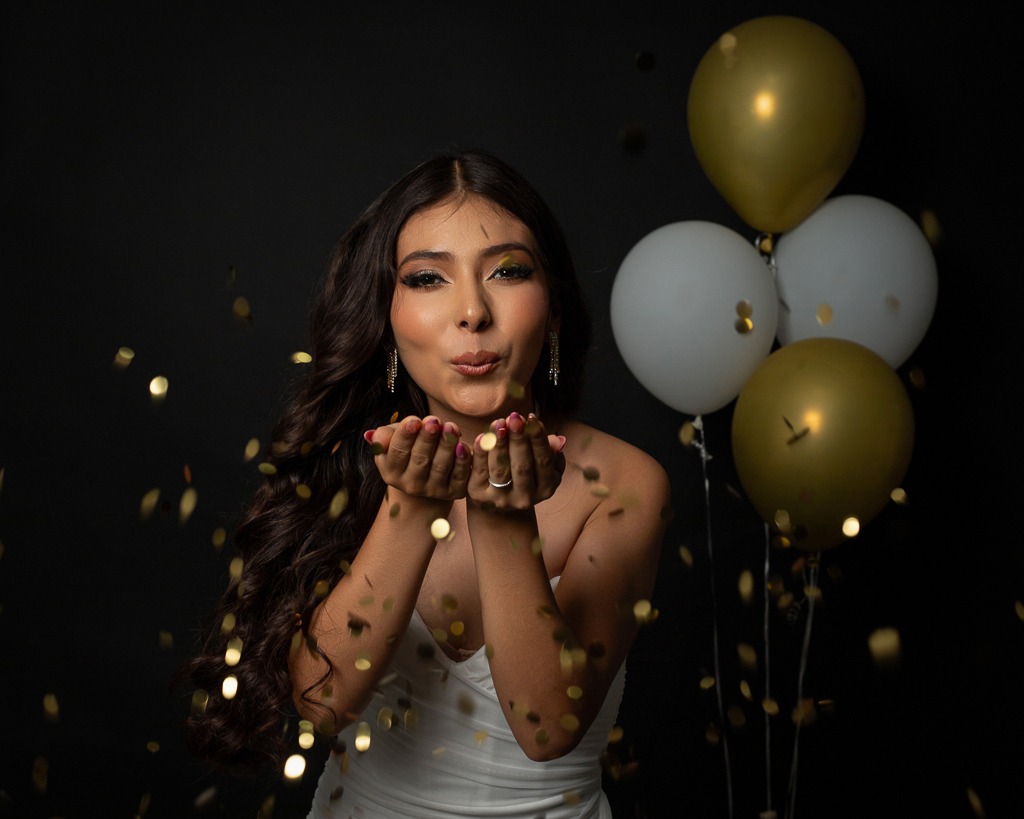 Cobertura fotográfica de fiesta de cumpleaños infantil con decoración temática.