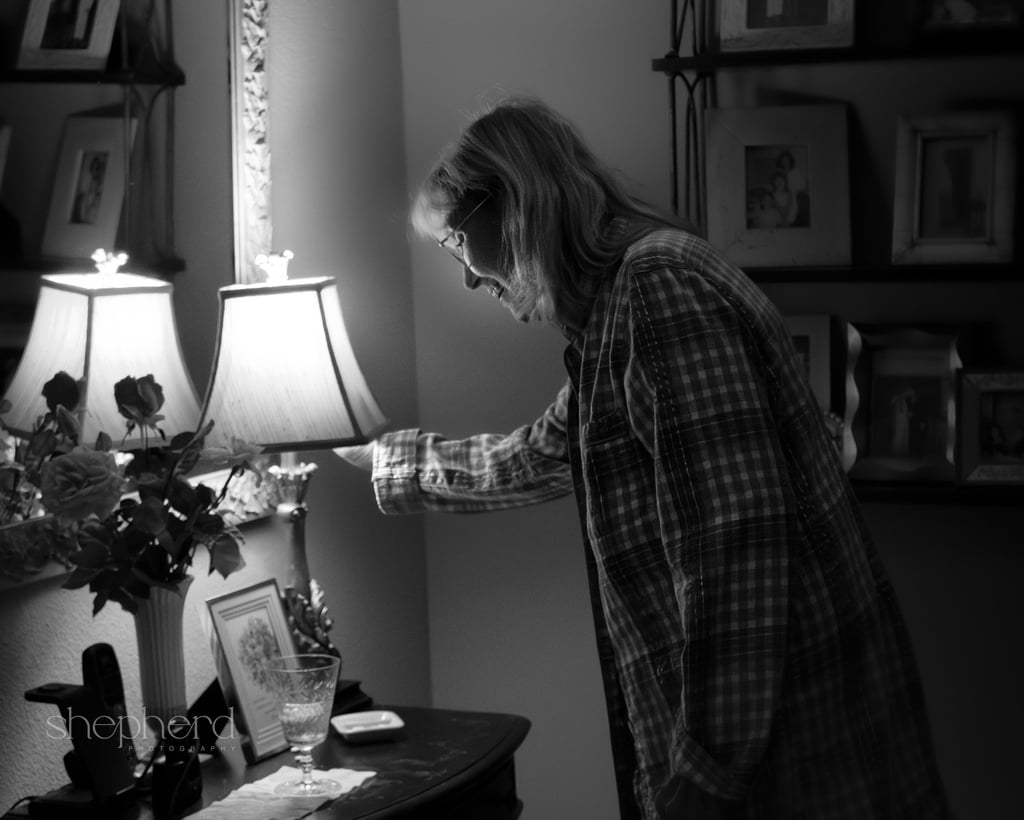 nana turns off the light