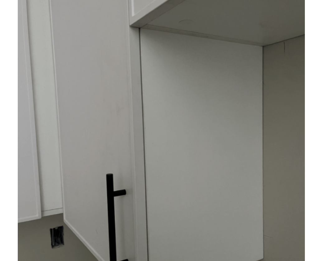Color mismatch between cabinet carcass and doors