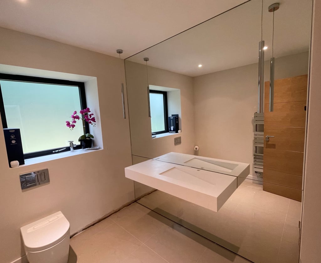 large wall to wall mirrors - floating basin