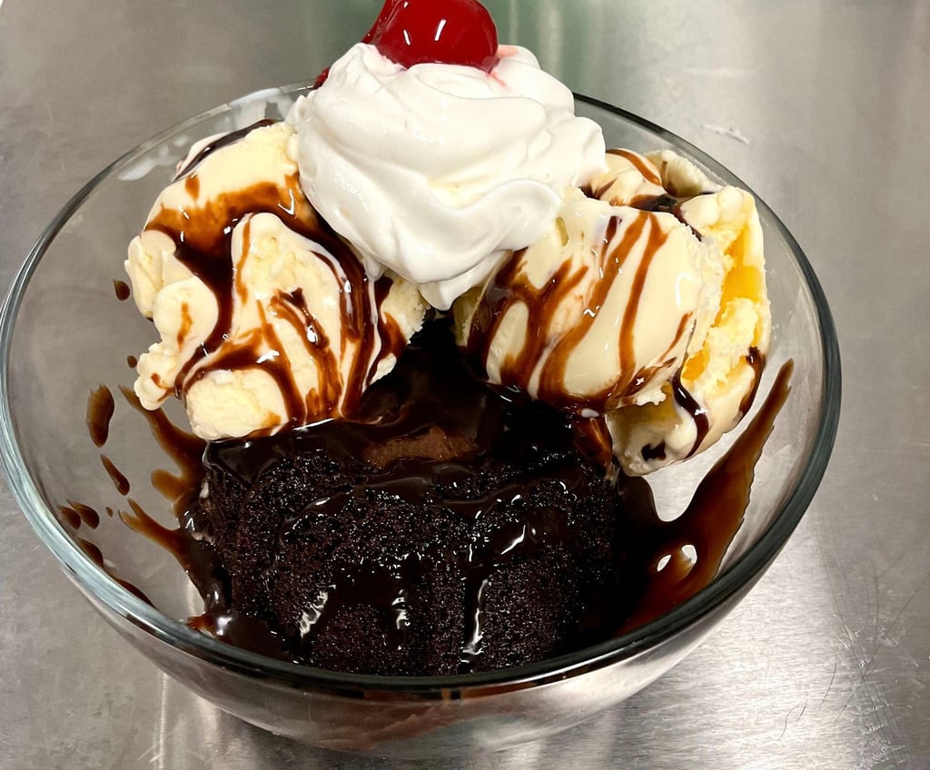 dessert at restaurant in weaubleau