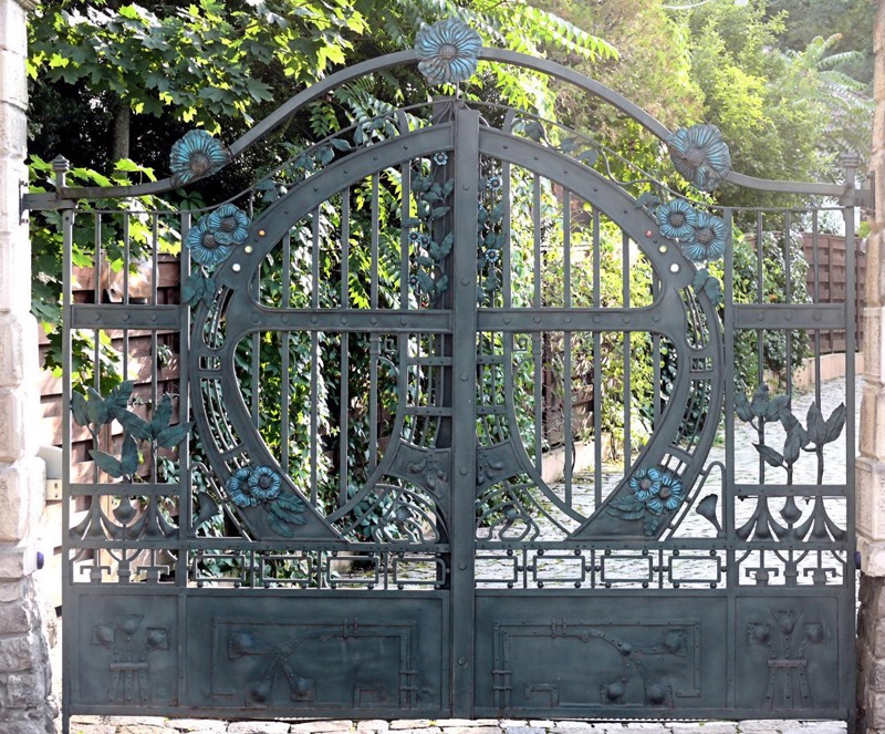 Portail de garage vert en métal acier fer forgé