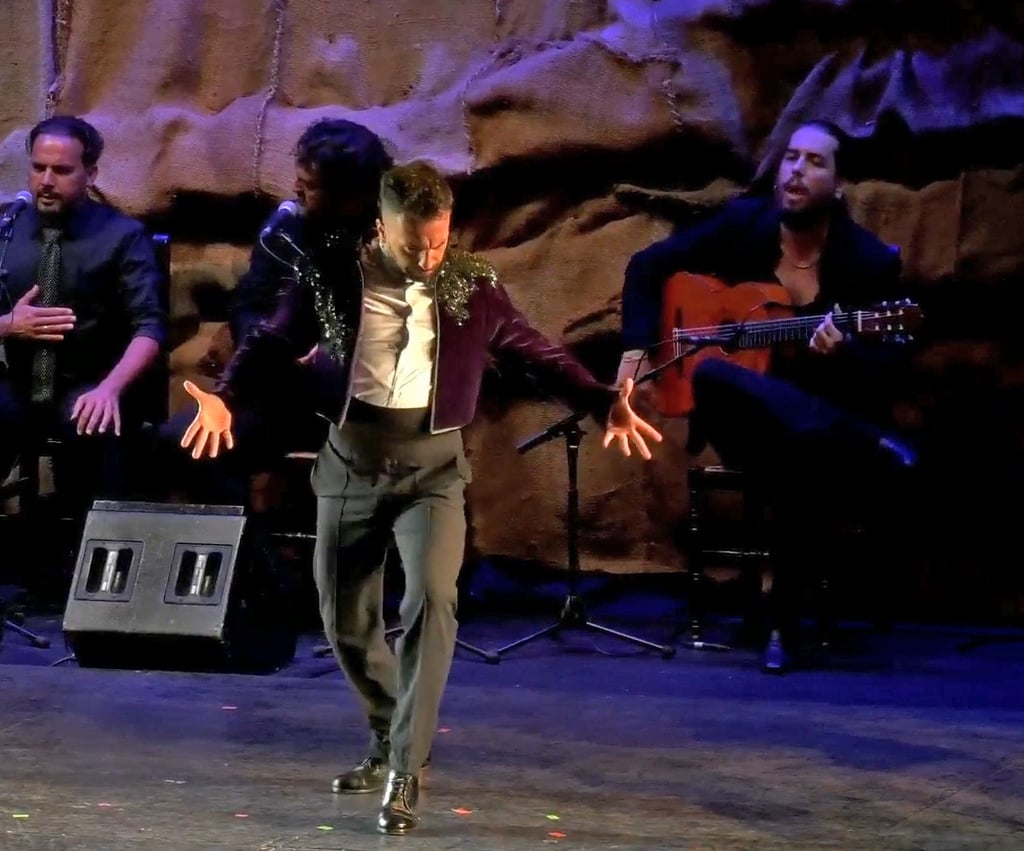A moment from the performance of the dancer José Viñas at the Festival de Cante de las Minas de La U