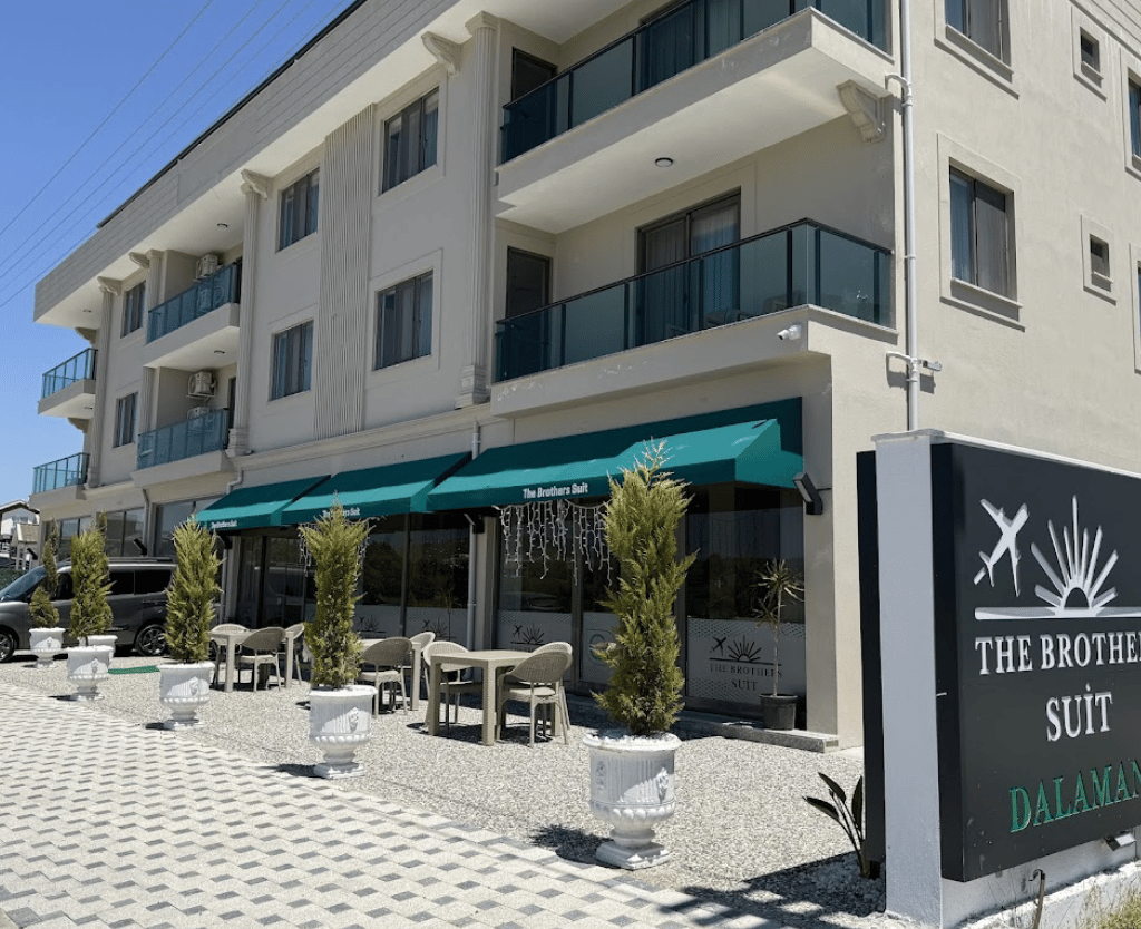 The Brothes Suit Dalaman