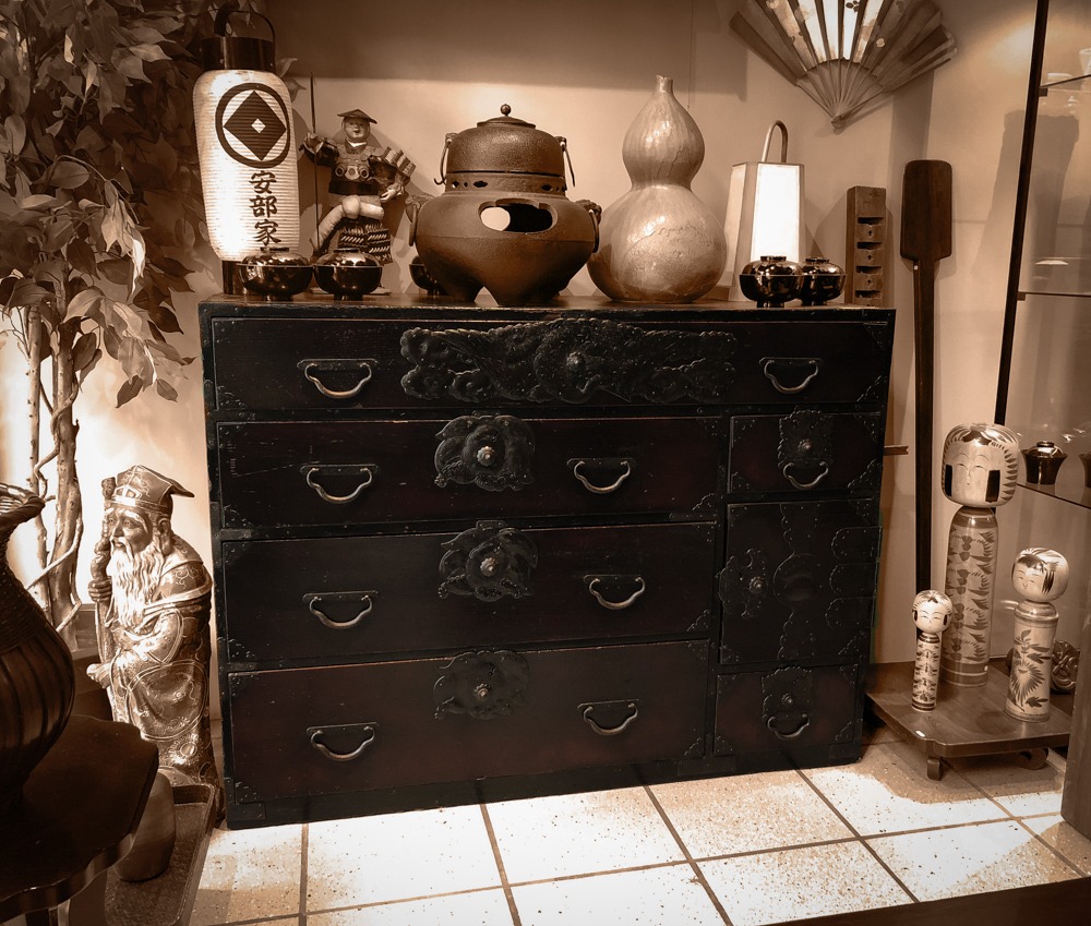 Personalized Antique Sourcing, Purchase Support & Certificates – Kizunaway Japan