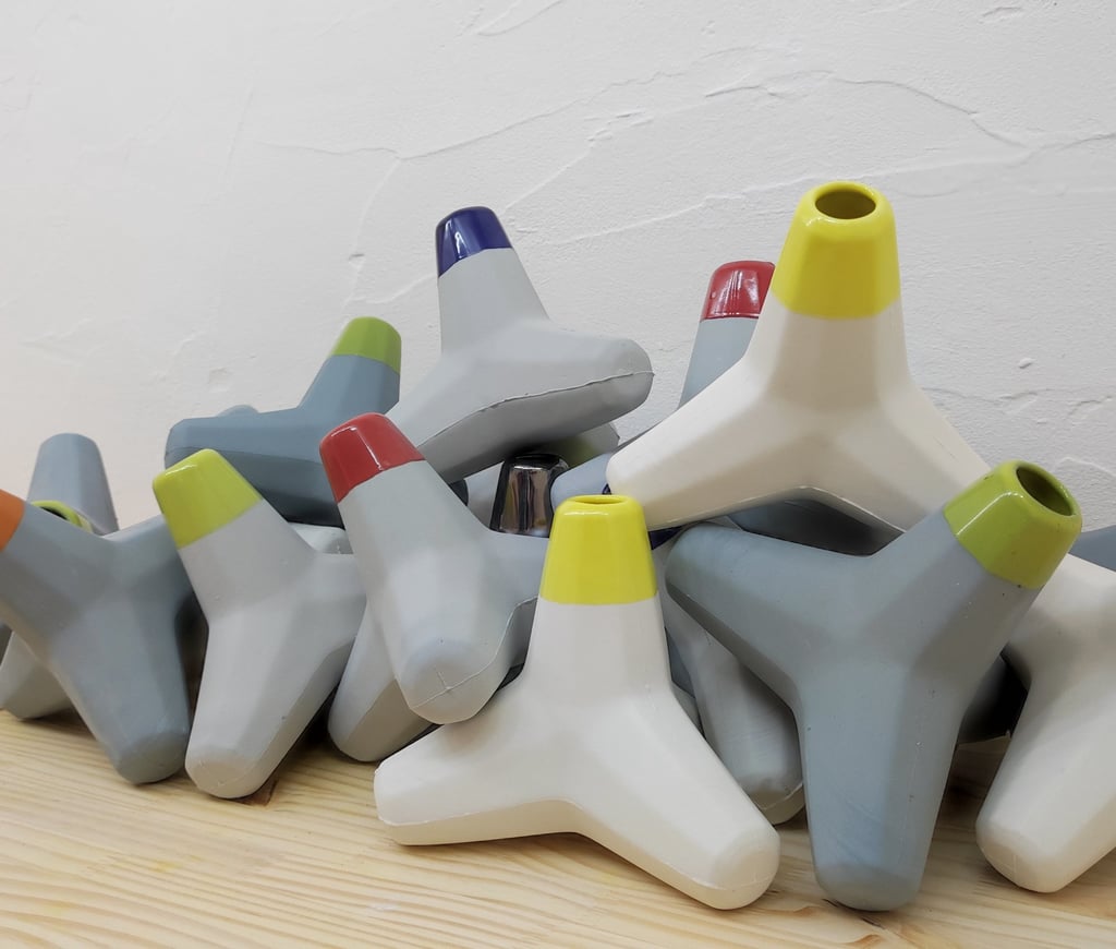 Accumulation de Tétrapodes "Tetra", d'Anthony Bortoluzzi