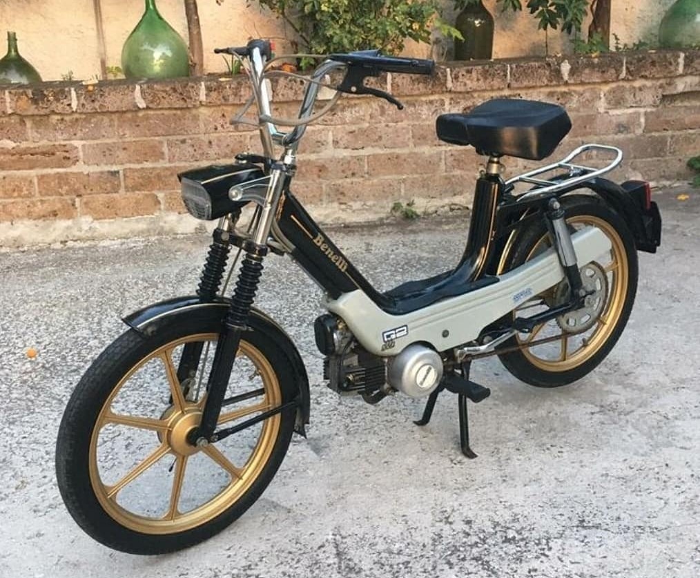 Benelli G2 moped