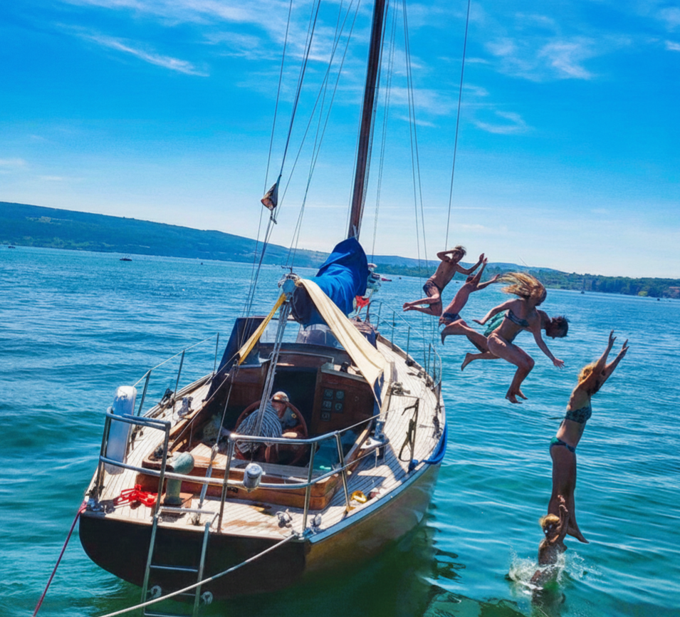 WolfsRudel 10er Paket Familie springt von Yacht ins Wasser