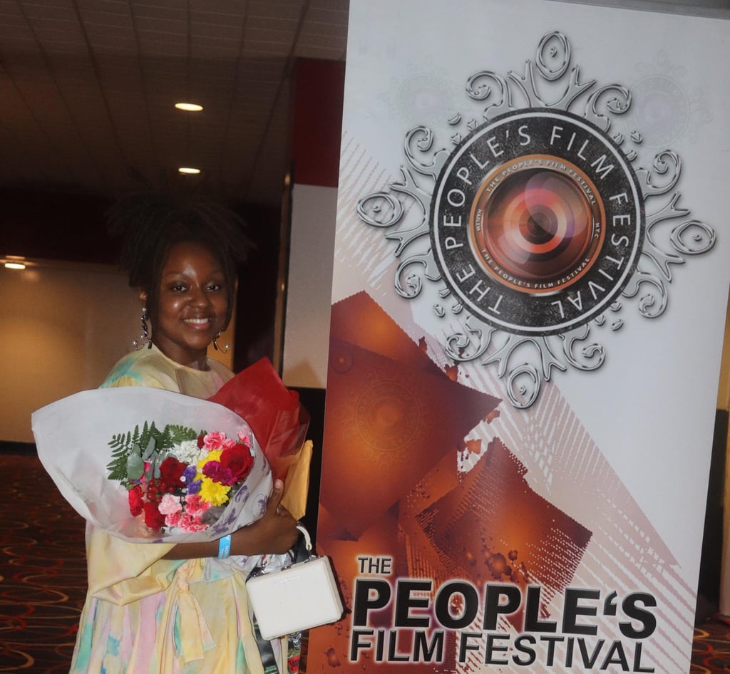 seymone award with flowers