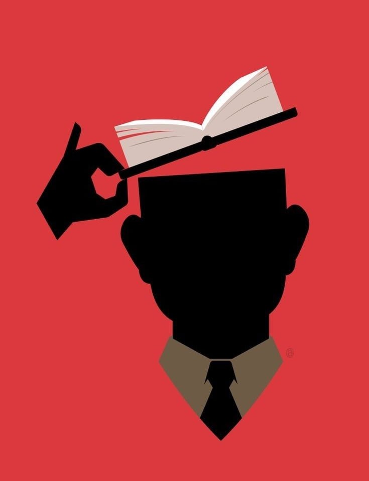 Uomo con un libro in testa che rappresenta When Coffe and Kale Compete