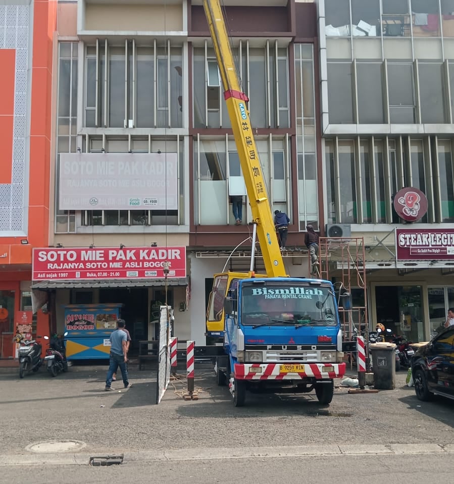 Truck Crane 7 ton