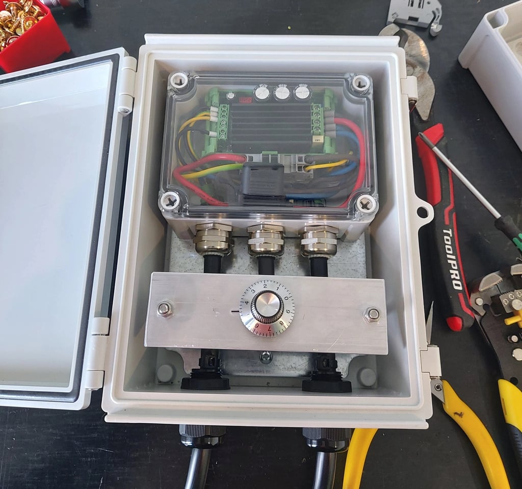 a box with a meter meter meter meter meter meter meter meter meter meter meter meter