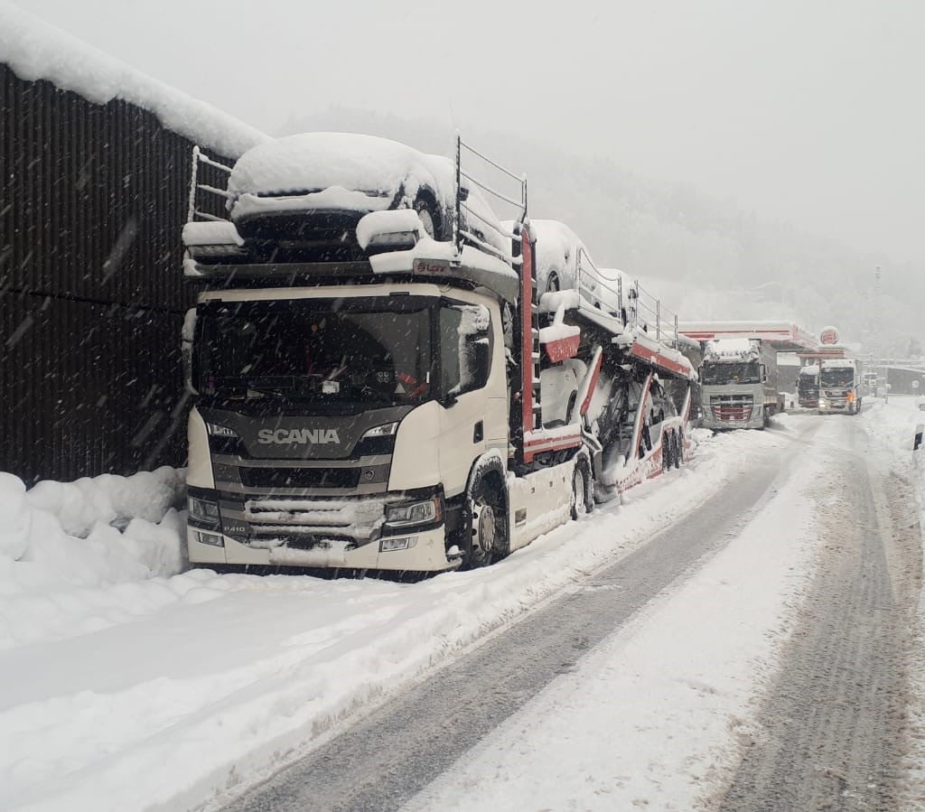 truck loading