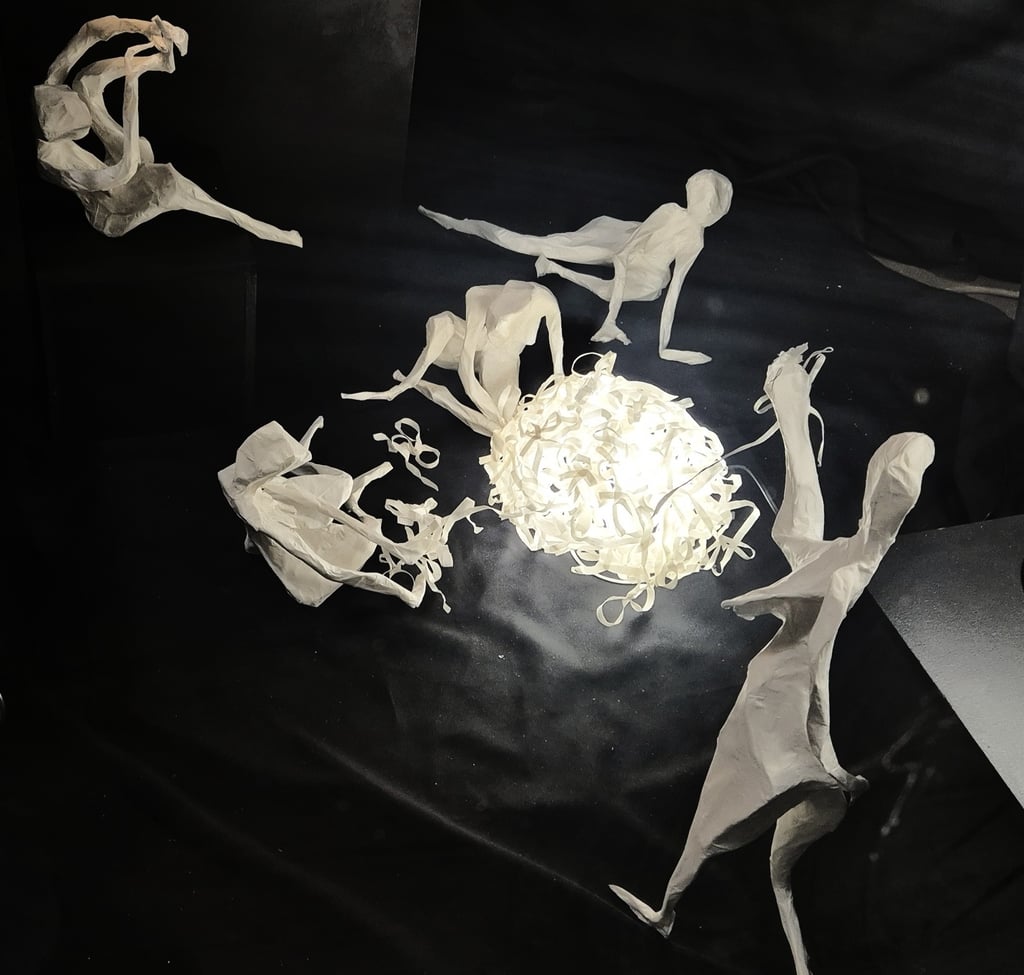 Installations sculptures papier Millau