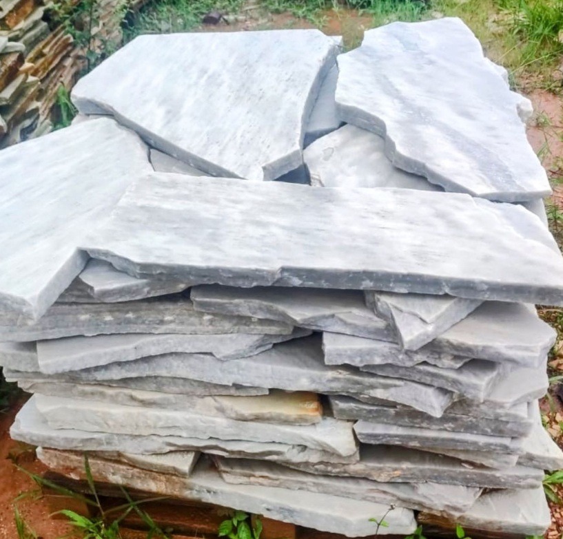pedra são tomé lajão branco no palete direto da pedreira, jazida própria. rústico área externa fácil