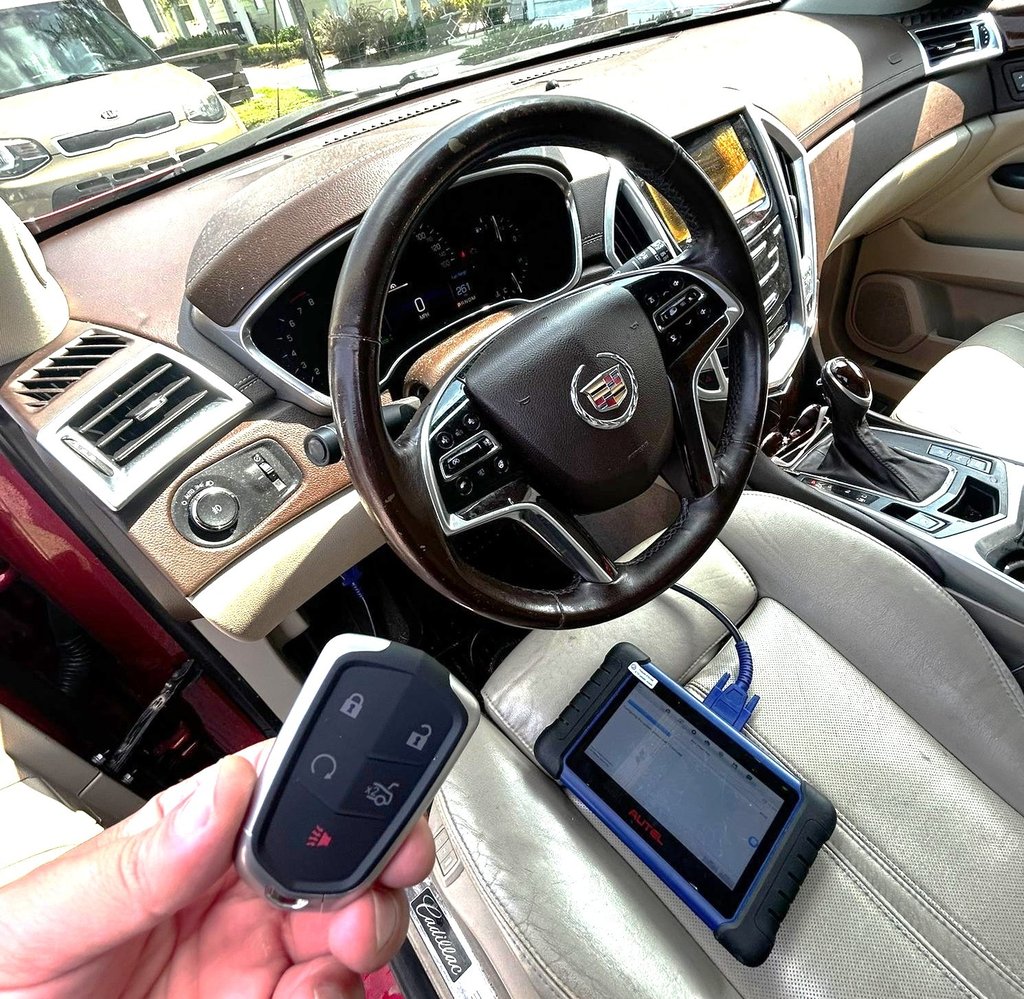 mobile automotive locksmith providing car key replacement and lockout service in Volusia County