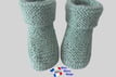 Chaussons verts modele layette bb tricot bebe fait main bleublancneige