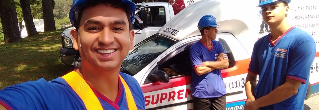 funcionários da Suprema Desentupidora