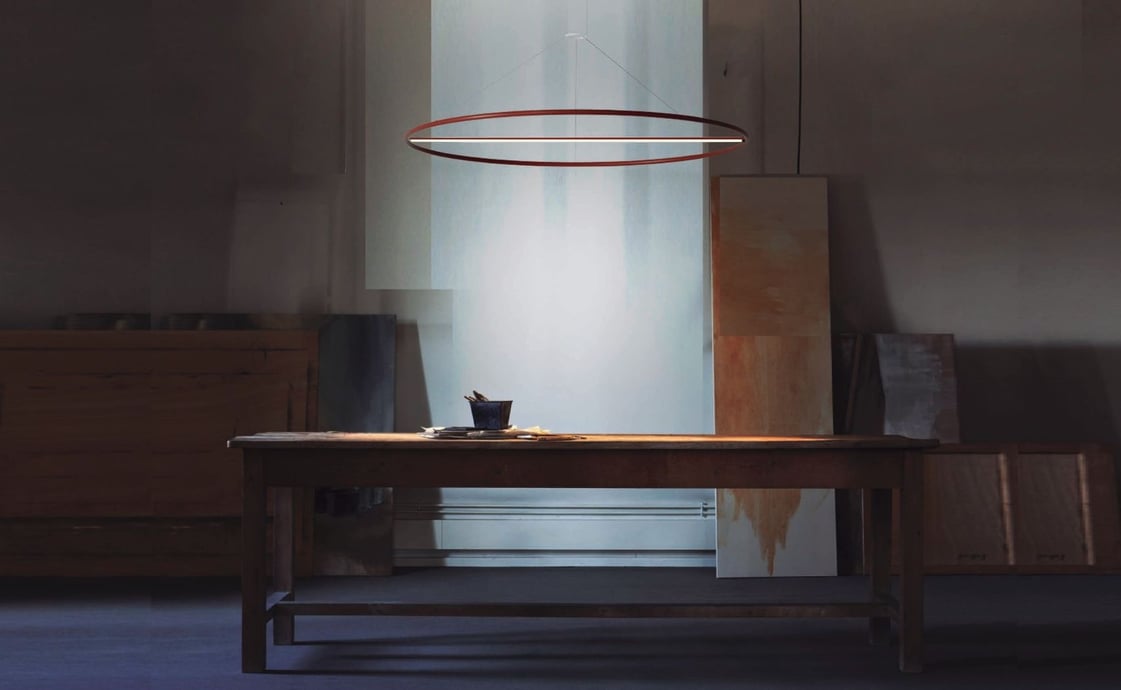 imagen jojo light iluminando una mesa