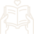 Handen die een boek met gedeelde herinneringen symboliseert