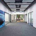 Diseno de oficinas para Zeiss, paneles acusticos y graficos en las paredes