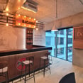 Bar Bacardi acabado en madera