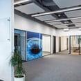 espacio diafano con acceso a oficnas Carl Zeiss