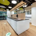detalle de cocina en oficina Groupon (Detail of kitchen for Groupon)