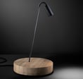 Lámpara de mesa ELEVEN con base de madera y foco direccional, diseño contemporáneo