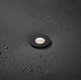 Foco empotrable MINI MINUS ultracompacto en techo oscuro, iluminación discreta