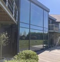 vitres très hautes chez un particulier nettoyées par Charente vitre net à Saint-Savinien
