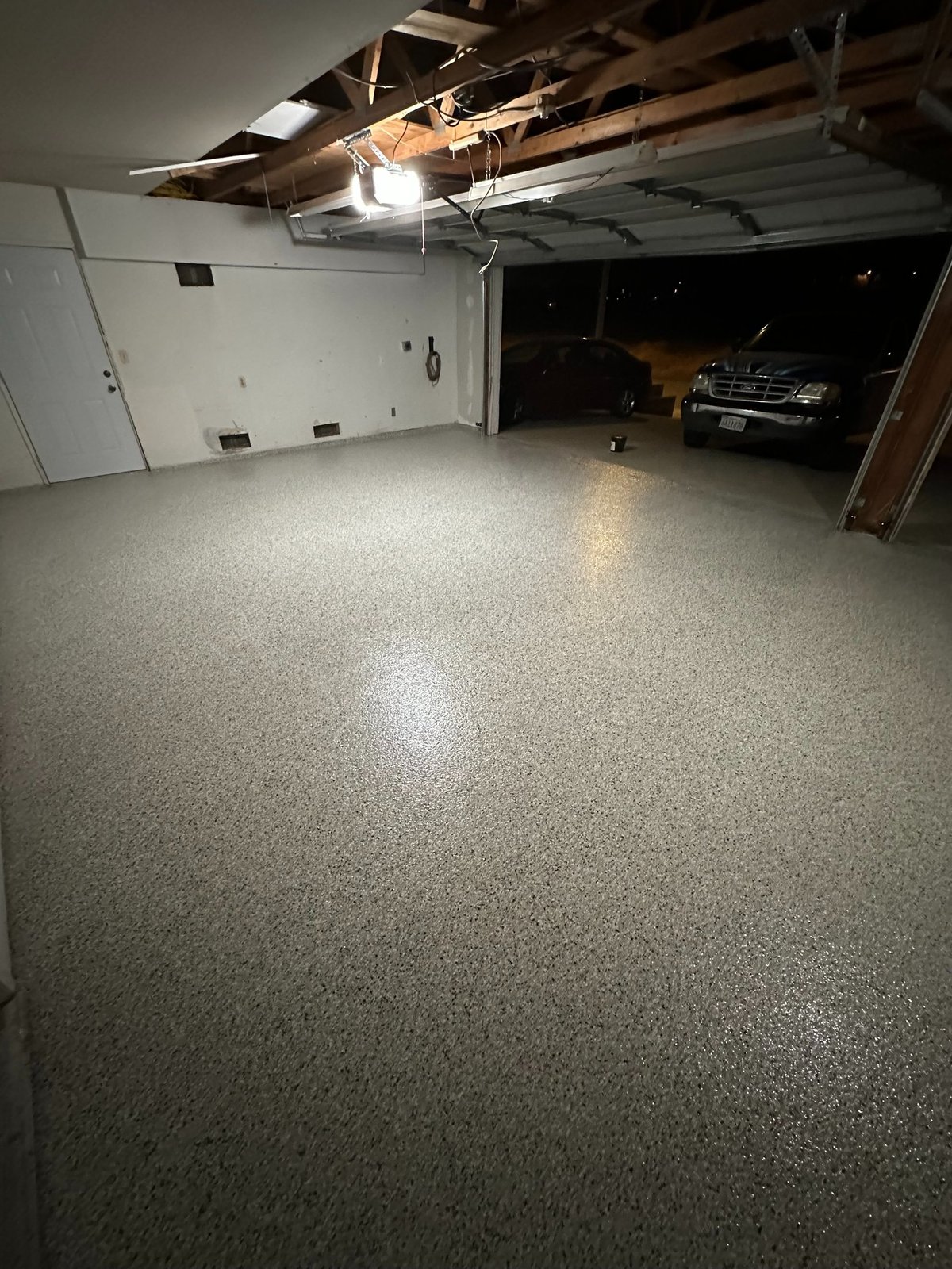 Garage epoxy floor installation