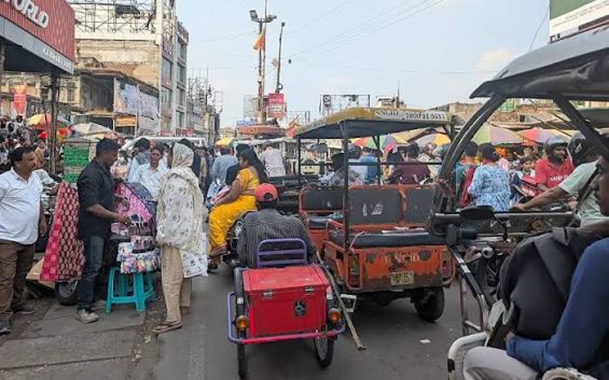 Walking as Infrastructure: The City That Forgot Its Feet