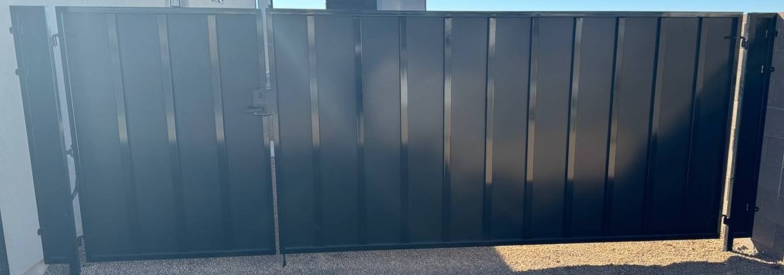 St. George Powder Coating powder coated steel metal gate in two tone gloss black and matte flat black