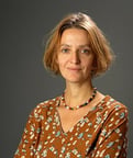 Julie Mervelet coanimatrice des séminaires intensifs vers l'éveil formée à la thérapie non duelle