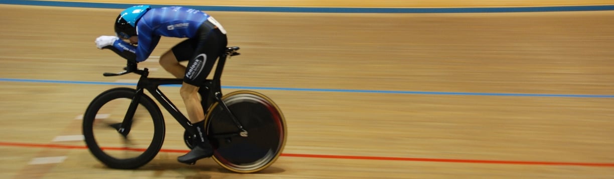 Cycliste aérodynamique