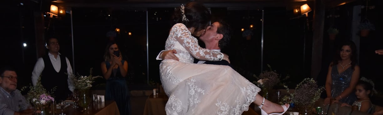 Mekhael Srour and Samar Kal Youssef first dance