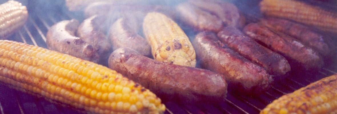 corn and brats on the grill